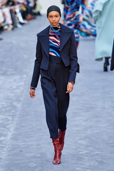 Look 14
